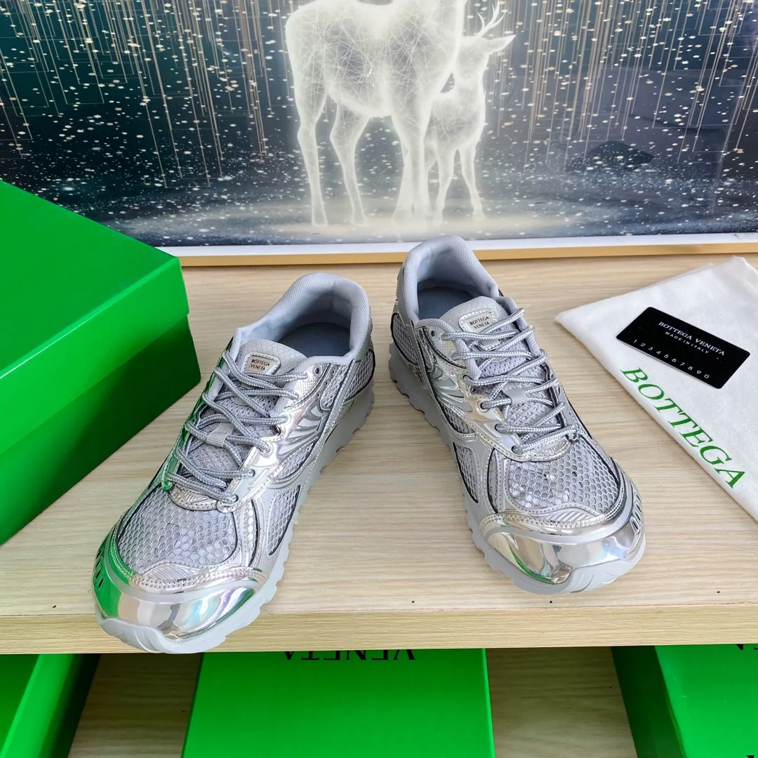 p620🐮🐮High-end version, the original 1:1 couple style new model is on the shelves🔥BV Orbit sneakers Wang Yibo's same style couple's Dad Runner sneakers, made of lightweight technical mesh fabric. Features a geometric patterned rubber outsole. The outsole is made of color-blocked TPU outsole. Size: women’s shoes 35-40, men’s shoes 39-45.